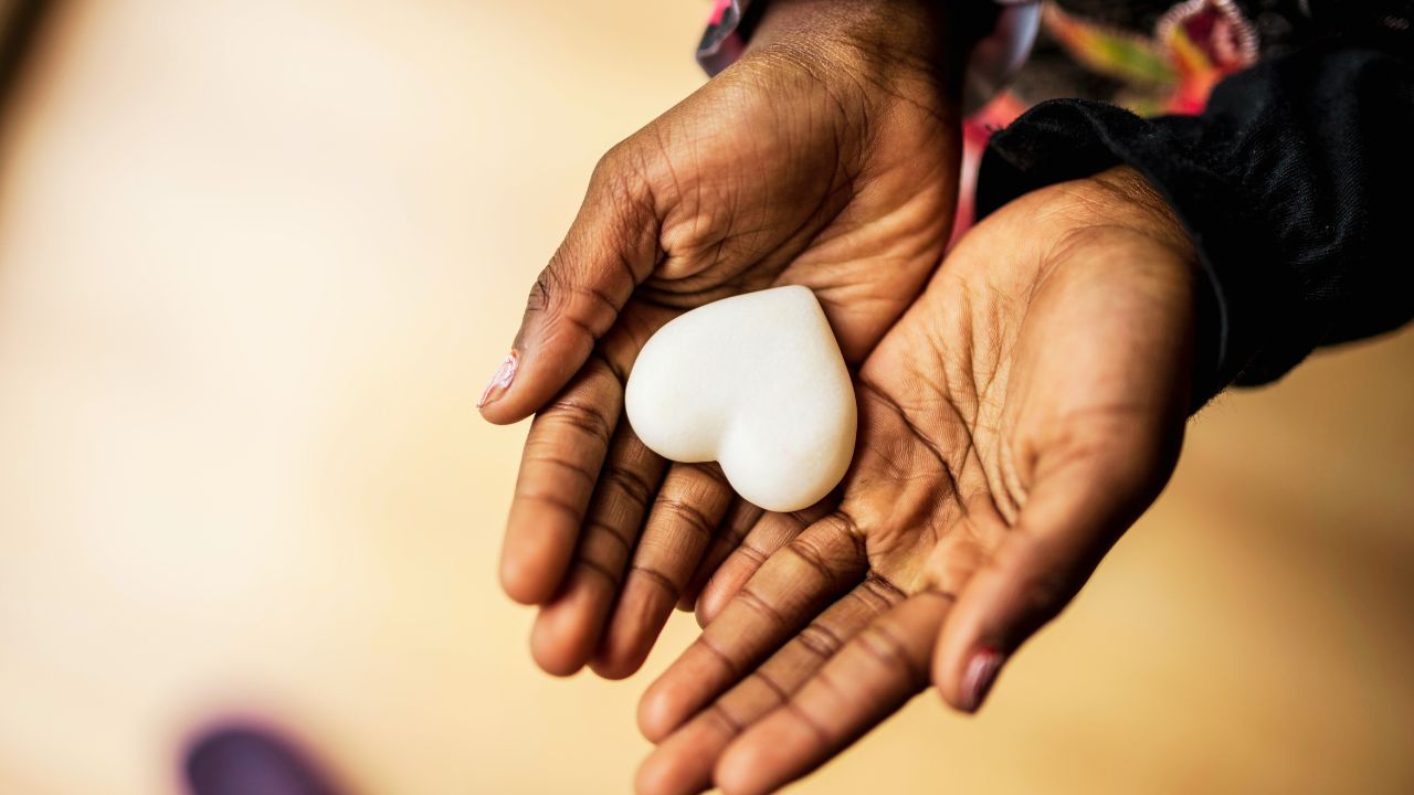 Poesia | Caridade é teu nome