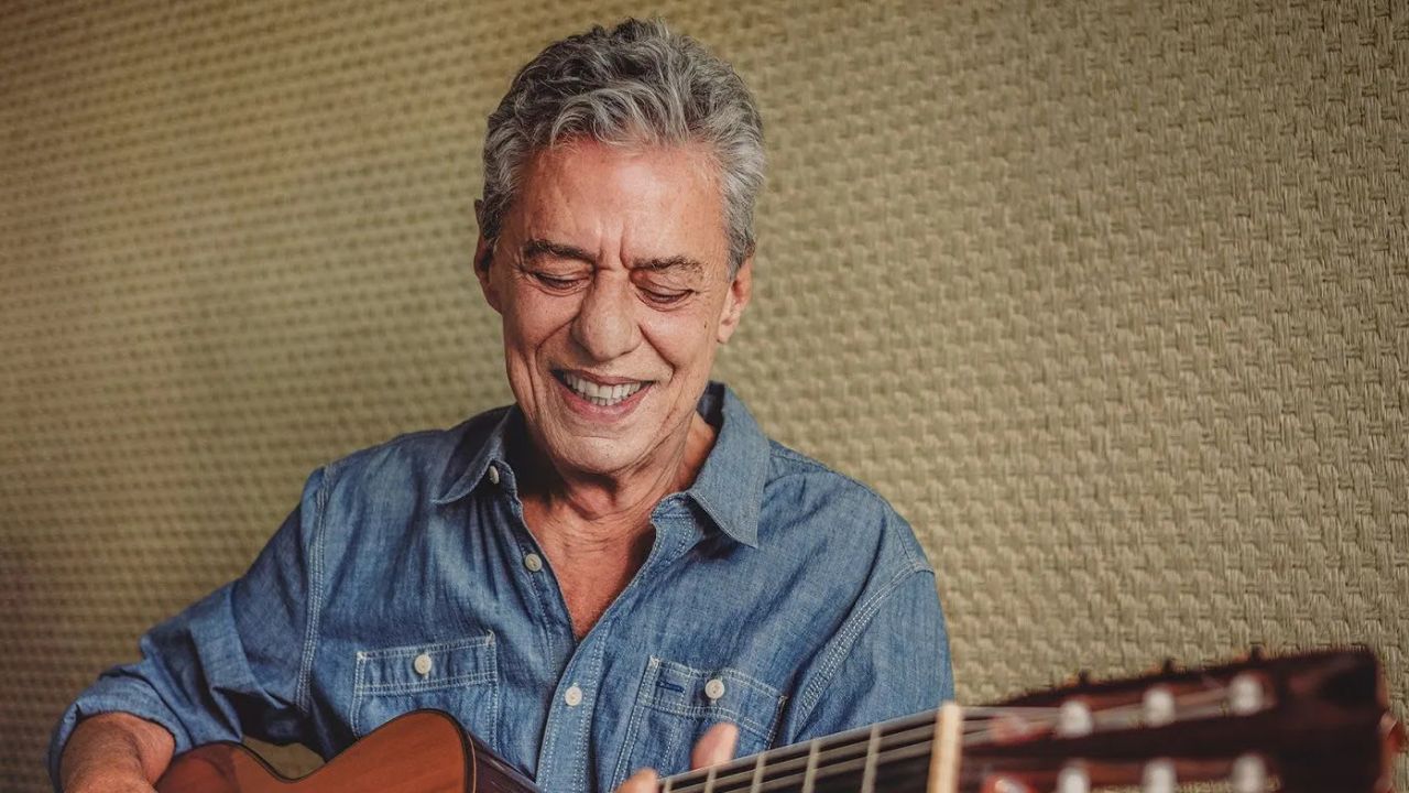 Canal Brasil homenageia Chico Buarque