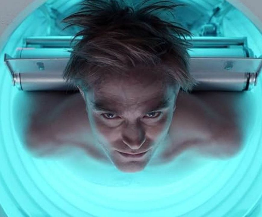 Mickey 17: novo trailer revela mais detalhes do sci-fi de Bong Joon-Ho