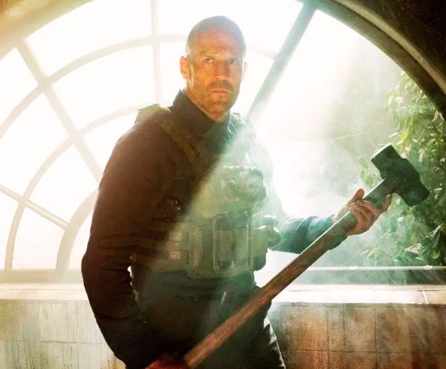 Warner Bros. divulga primeiro trailer de Resgate Implacável