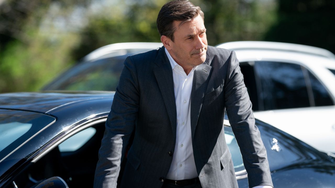 Jon Hamm de volta em Seus Amigos e Vizinhos