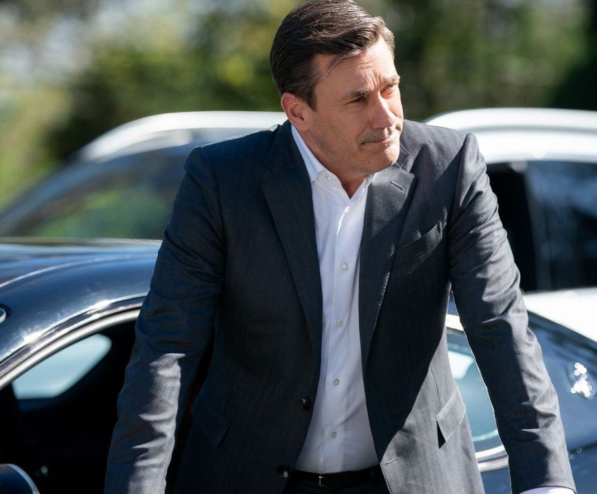 Jon Hamm de volta em Seus Amigos e Vizinhos