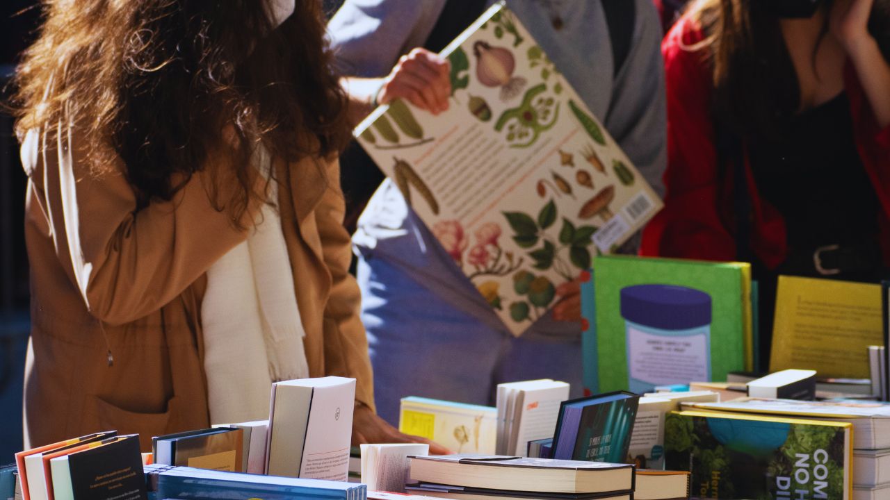 Feira do Livro em São Paulo começa neste sábado com autores e atrações culturais