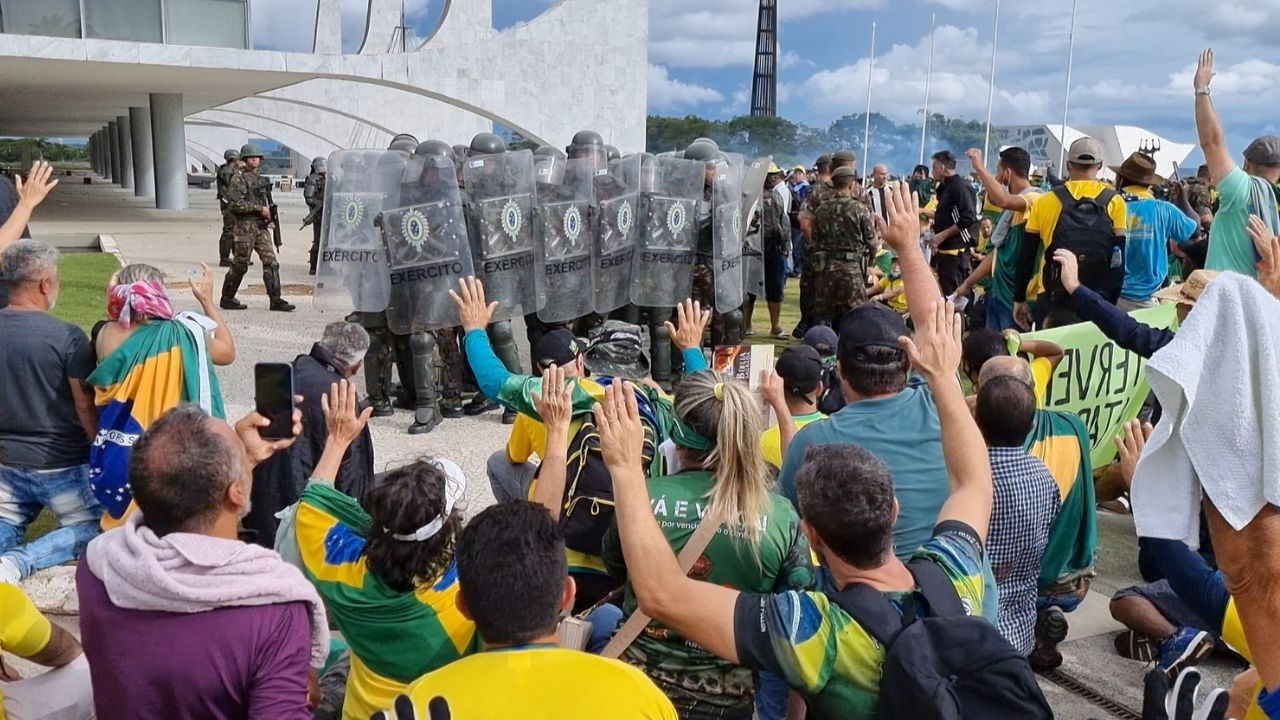 Crítica | Filme | No Céu da Pátria Nesse Instante